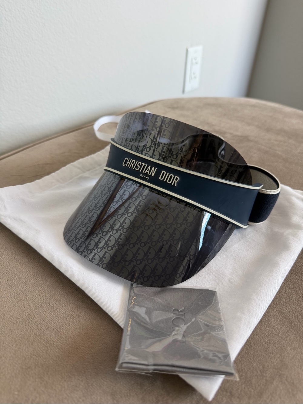 DiorClub V1U Logo Mirrored Visor - Picture 5 of 7
